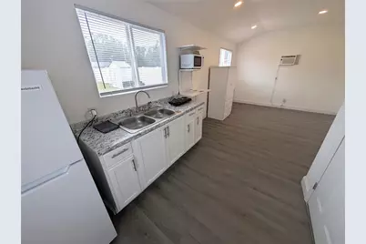 1002 Kirkland Drive #Unit B, Tampa, FL 33619 - Photo 4