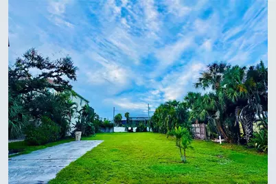 821 Laguna Drive, Venice, FL 34285 - Photo 2