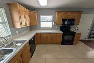 1002 Kirkland Dr, Tampa, FL 33619 - Photo 6