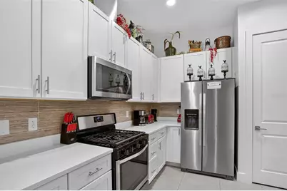 2632 Sunrise Shores Drive #2632, Kissimmee, FL 34747 - Photo 8