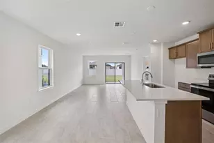 3249 Cup Dr, Lakeland, FL 33803 - Photo 10