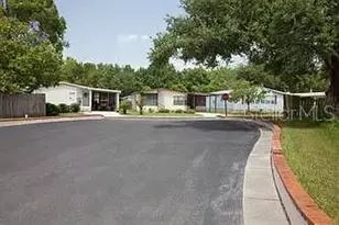 15435 Lakeshore Villas St, Tampa, FL 33613 - Photo 8