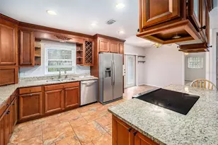 3401 Coquina Key Dr SE, Saint Petersburg, FL 33705 - Photo 12