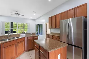 9932 Caroline Park Dr, Orlando, FL 32832 - Photo 14