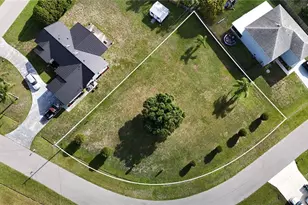 173 SW Lancaster Ave, Port Saint Lucie, FL 34984 - Photo 1