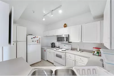 5560 Metrowest Boulevard #303, Orlando, FL 32811 - Photo 14