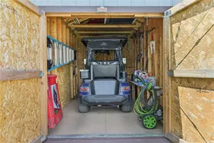 36850 Lakewood Dr, Zephyrhills, FL 33542 - Photo 36