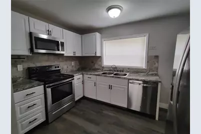 320 W Howry Avenue #1, Deland, FL 32720 - Photo 4