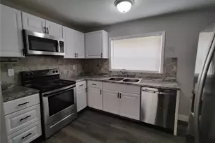 320 W Howry Ave, Deland, FL 32720 - Photo 4