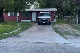 2561 Parkway St, Fort Myers, FL 33901 - Photo 4