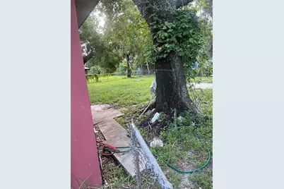 2561 Parkway Street, Fort Myers, FL 33901 - Photo 10