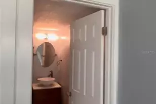 4127 Dolphin Dr, Tampa, FL 33617 - Photo 12