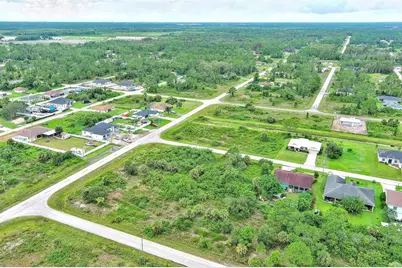 928 Norfolk Avenue S, Lehigh Acres, FL 33974 - Photo 8