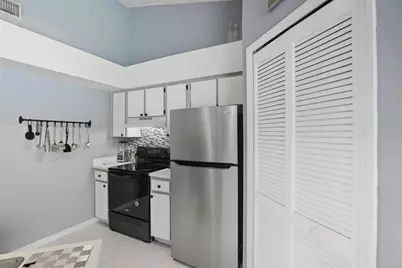 4684 Pembrook Place #I-205, Orlando, FL 32811 - Photo 12