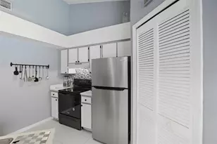 4684 Pembrook Pl, Orlando, FL 32811 - Photo 12