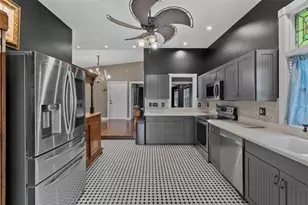 126 E Palmetto Ave, Howey in the Hills, FL 34737 - Photo 10