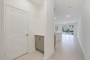 547 Southern Edge Wy, Sanford, FL 32771 - Photo 4