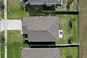 1749 Cayman Cove Cir, Saint Cloud, FL 34772 - Photo 4