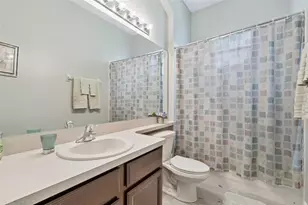 529 Johns Landing Way, Oakland, FL 34787 - Photo 10