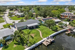 3596 Beach Dr SE, Saint Petersburg, FL 33705 - Photo 2