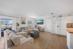 3596 Beach Dr SE, Saint Petersburg, FL 33705 - Photo 12