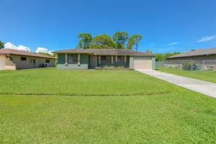 2565 SE Dogwood Ave, Port Saint Lucie, FL 34952 - Photo 2