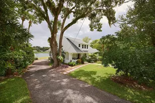 261 N Lakeview Dr, Lake Helen, FL 32744 - Photo 4