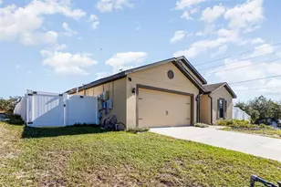 104 Jasmine Cir, Kissimmee, FL 34759 - Photo 2