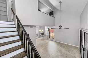 5530 SW 8th Pl, Gainesville, FL 32607 - Photo 4