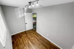 5530 SW 8th Pl, Gainesville, FL 32607 - Photo 12