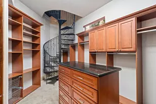 8402 Lake Burden Cir, Windermere, FL 34786 - Photo 18