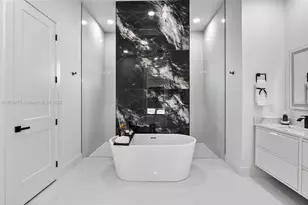 2107 NW 2nd Pl, Cape Coral, FL 33993 - Photo 28