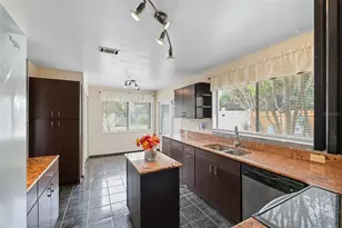 140 W York Ct, Longwood, FL 32779 - Photo 16