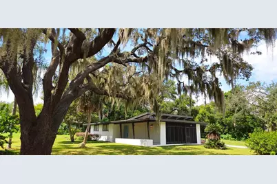 126 E Cypress Avenue, Howey in the Hills, FL 34737 - Photo 1