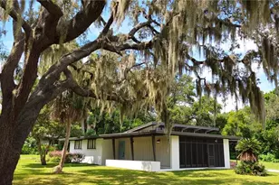 126 E Cypress Ave, Howey in the Hills, FL 34737 - Photo 1