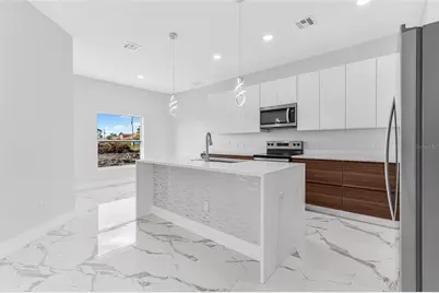 454 Mercedes Court, Lehigh Acres, FL 33972 - Photo 10