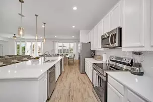 2525 Shanti Dr, Kissimmee, FL 34746 - Photo 6