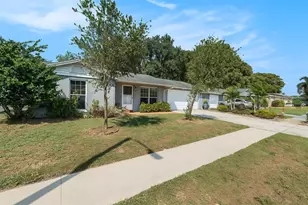 6653 Albemarle Pkwy, New Port Richey, FL 34653 - Photo 2