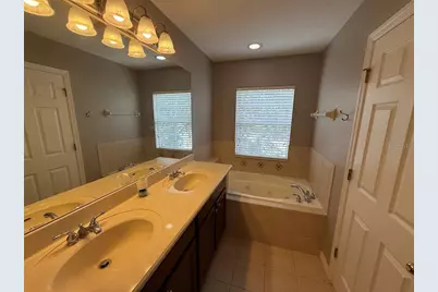 9446 Silver Buttonwood Street, Orlando, FL 32832 - Photo 12