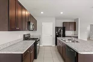 9735 Pepper Tree Trl, Wildwood, FL 34785 - Photo 10