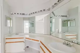 8450 Royal Hart Dr, New Port Richey, FL 34653 - Photo 20