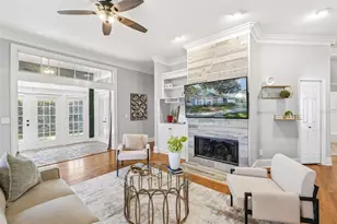 601 Lake Harbor Cir, Orlando, FL 32809 - Photo 6