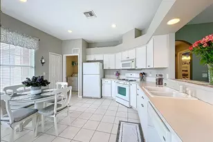 5643 Bounty Cir, Tavares, FL 32778 - Photo 8