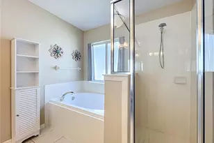 5643 Bounty Cir, Tavares, FL 32778 - Photo 38