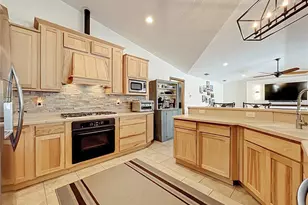 527 Sunnyside Dr, Leesburg, FL 34748 - Photo 14