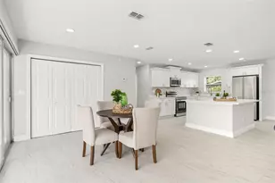 2012 Dorris Dr, Orlando, FL 32807 - Photo 10