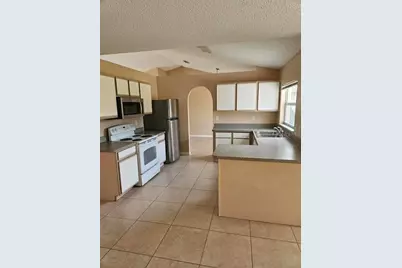 570 Ontario Street NW, Palm Bay, FL 32907 - Photo 6