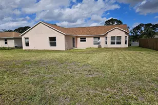 570 Ontario St NW, Palm Bay, FL 32907 - Photo 4