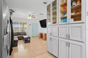 1100 E Caroline St, Tavares, FL 32778 - Photo 16