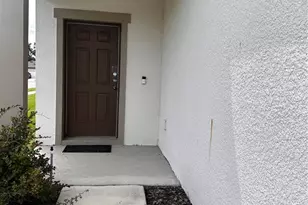 35576 Shade Fern Ln, Zephyrhills, FL 33541 - Photo 2